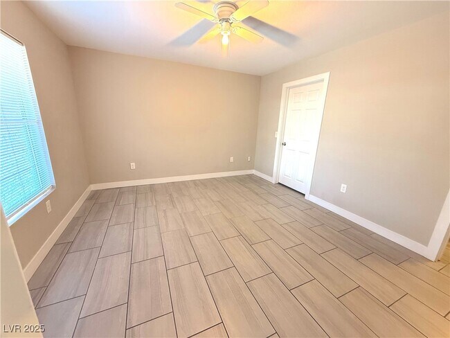 Foto del edificio - 6800 E Lake Mead Blvd