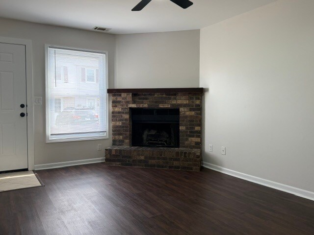 Foto del edificio - 1235 Marywood Ct