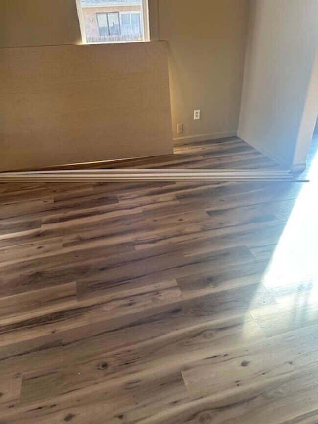 Foto del edificio - ALL PROSPECTIVE TENANTS MUST SUBMIT A $58 NON-REFUNDABLE APPLICATION FEE PER APPLICANT ONLINE AND...