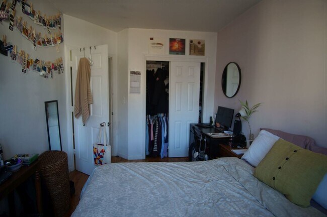 Building Photo - 427 Tompkins Ave