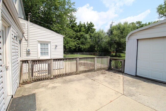 Building Photo - 362 Darbyhurst Rd