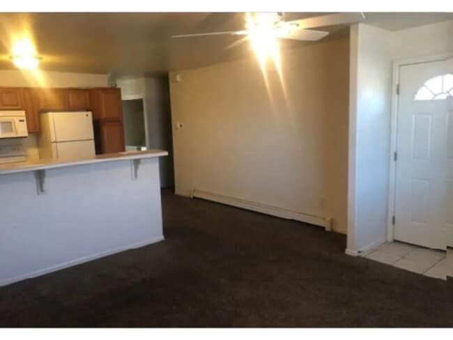 Building Photo - MUST SEE 3 Bed 2 bath