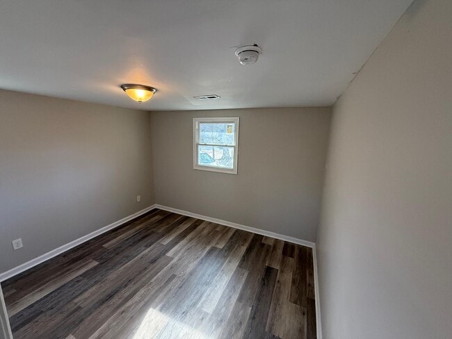 Foto del edificio - 1343 Cox Ave