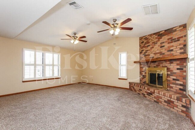 Building Photo - 5205 W Aster Dr