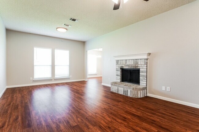 Foto del edificio - 4616 Wheatland Dr