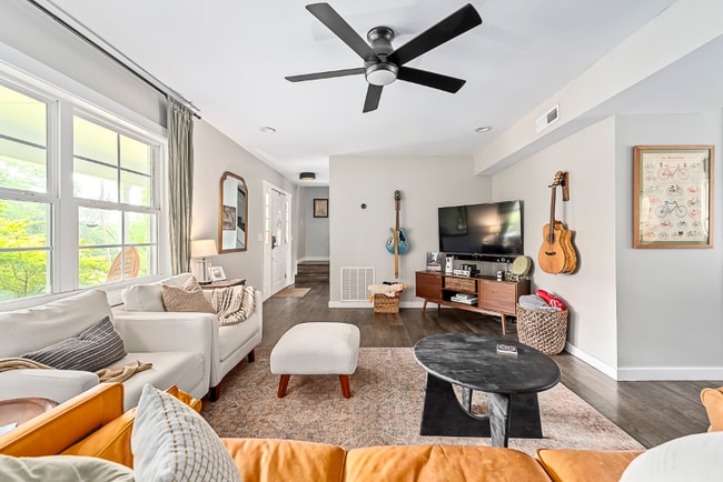 Foto del edificio - 504 Victoria Dr