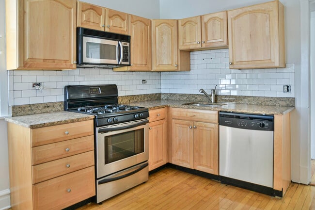 Building Photo - 4203 N Damen Ave