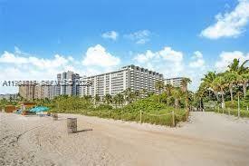 Building Photo - 2899 Collins Ave