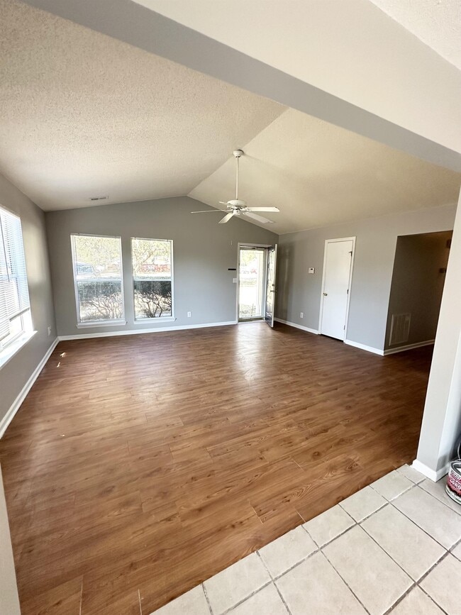 Building Photo - 24 Irongate Dr