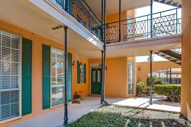 Foto del edificio - 6318 Richmond Ave