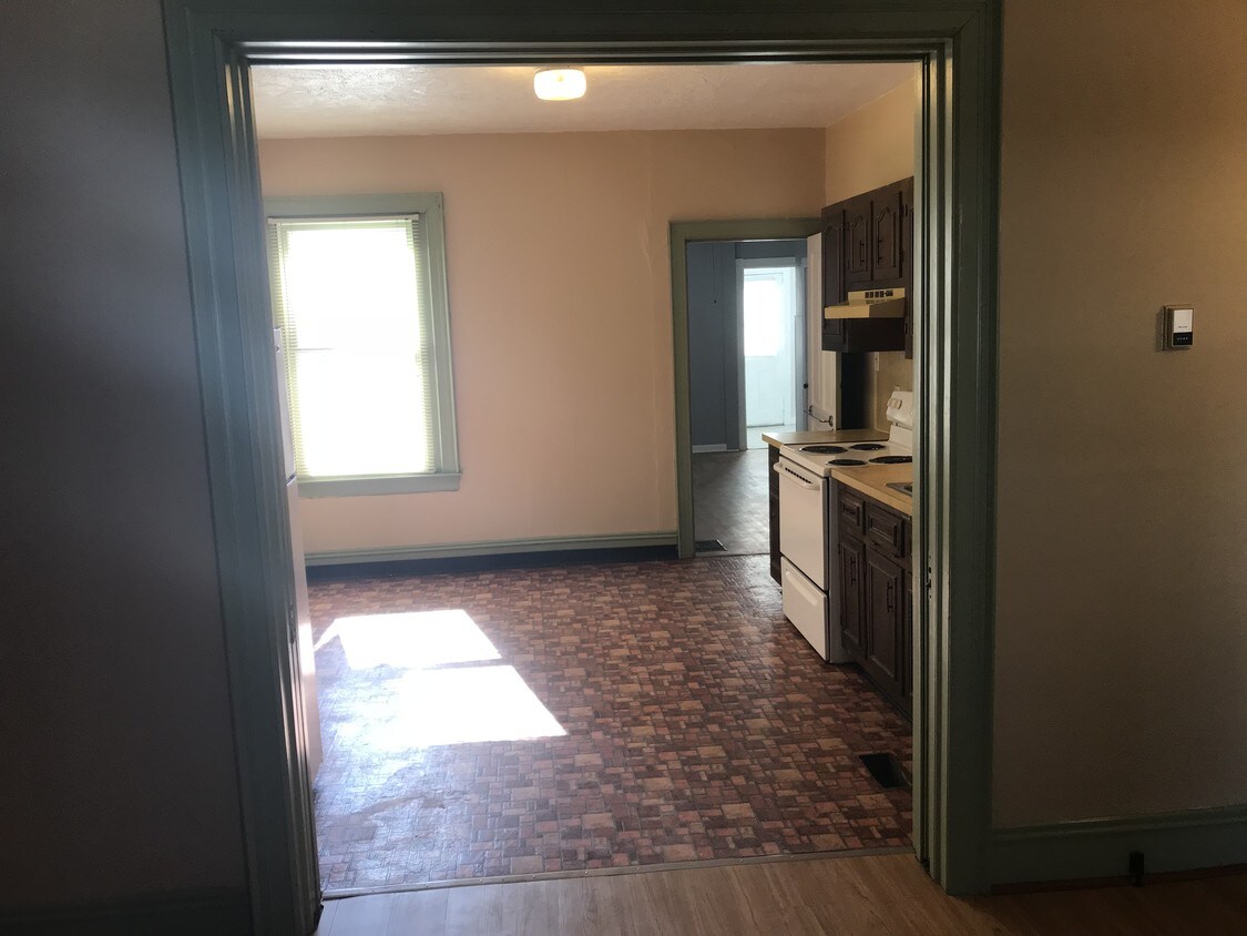 Front room looking through - 1106 Juniper St