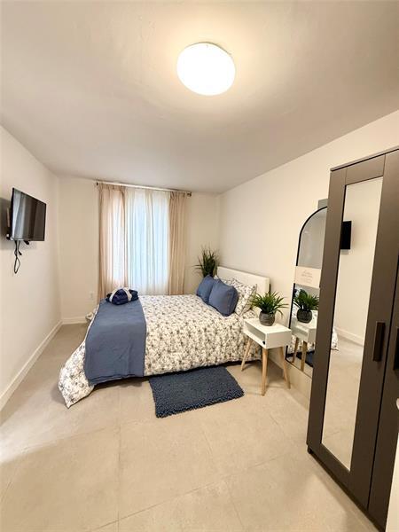 Foto del edificio - 2420 SW 11th St