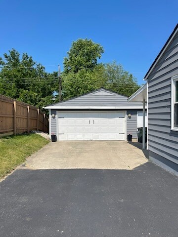 Building Photo - 1357 Ironwood Dr