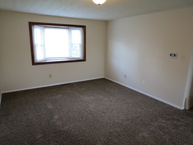 Building Photo - 924 Ruma Rd