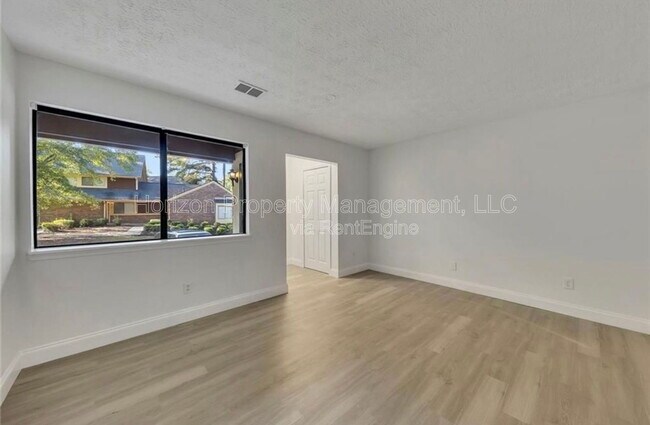 Foto del edificio - 43 Country Pl Ct