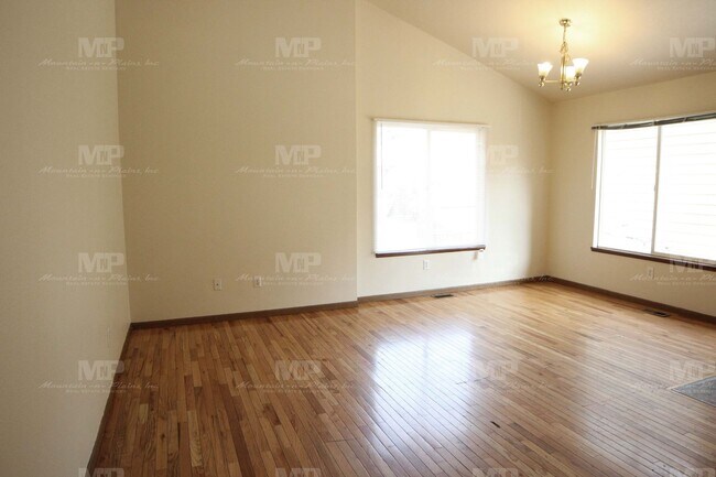 Foto del edificio - 520 S Howes St