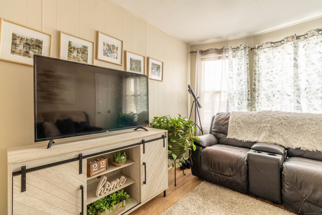 Foto principal - 24 Rocky Hill Ave