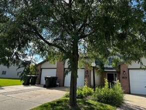 Building Photo - 138-138 Talon Pl