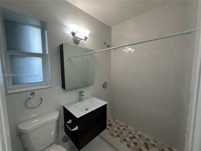 Foto del edificio - 836 81st St