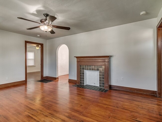 Building Photo - Charming 1 bed | 1 bath in great location