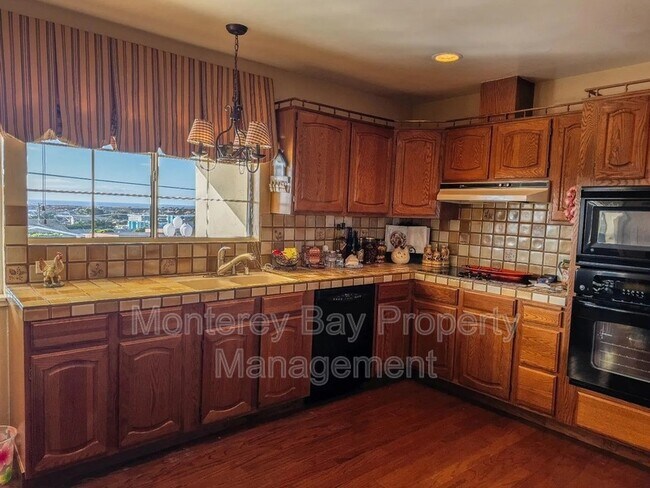 Foto del edificio - 1976 Grandview St