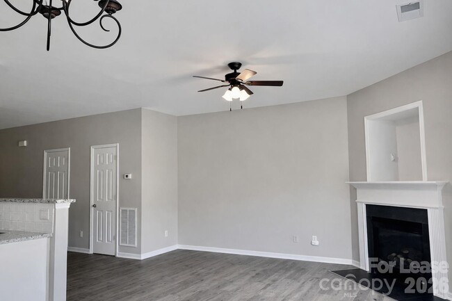 Foto del edificio - 9646 Walkers Glen Dr NW