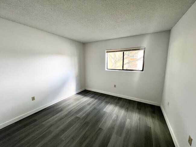 Photo - 350 Palm Cir W Townhome