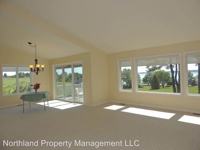 Foto del edificio - 8561 Eastbeach Trl