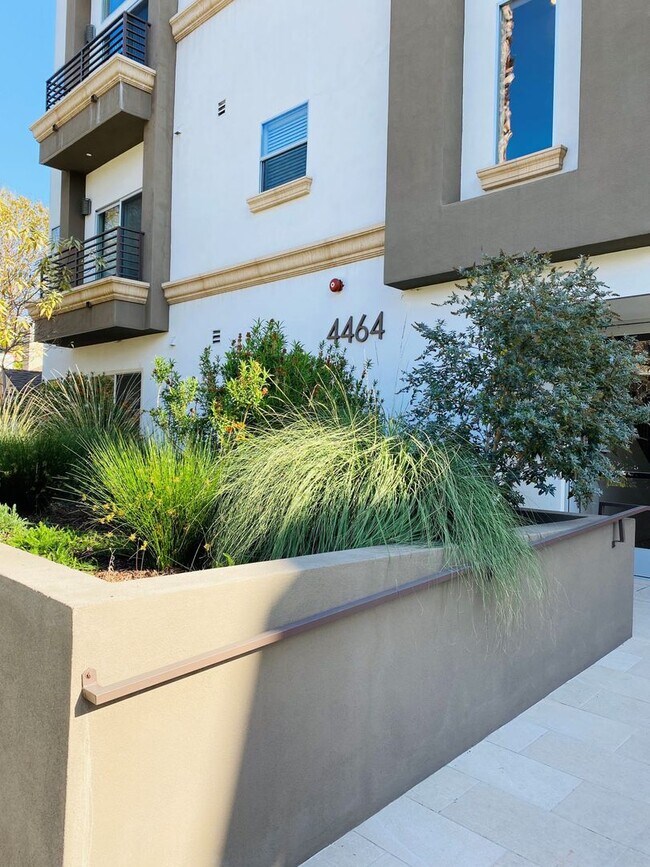 Building Photo - Vista Del Monte Apartments