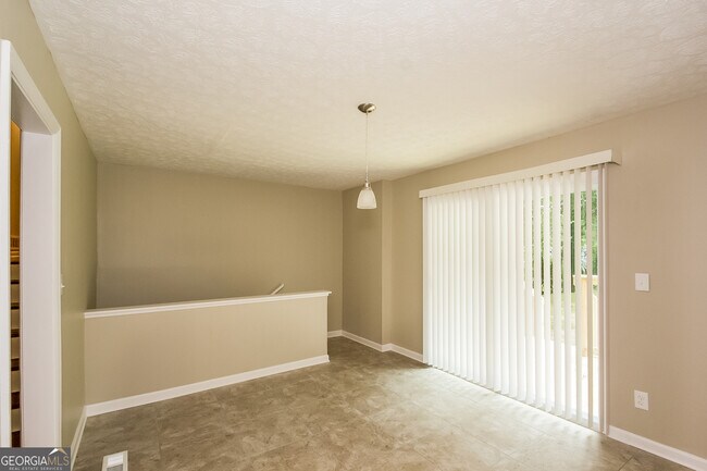 Foto del edificio - 1451 Cardinal Ln