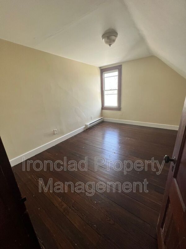 Building Photo - 146-148 Grand St