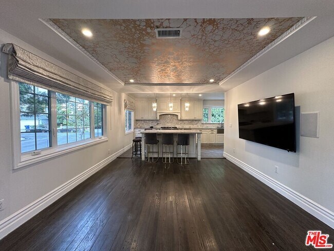 Building Photo - 1408 Pandora Ave