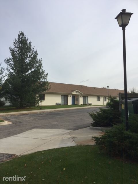 Primary Photo - 308 Willow Ln