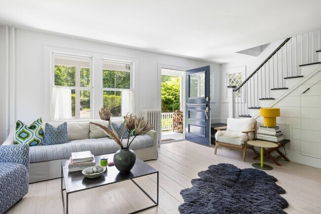 Foto del edificio - 144 Newtown Ln