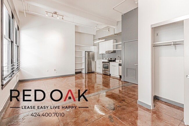 Foto del edificio - 430 S Broadway