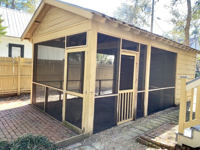 Foto del edificio - Furnished Old Town Bluffton Cottage