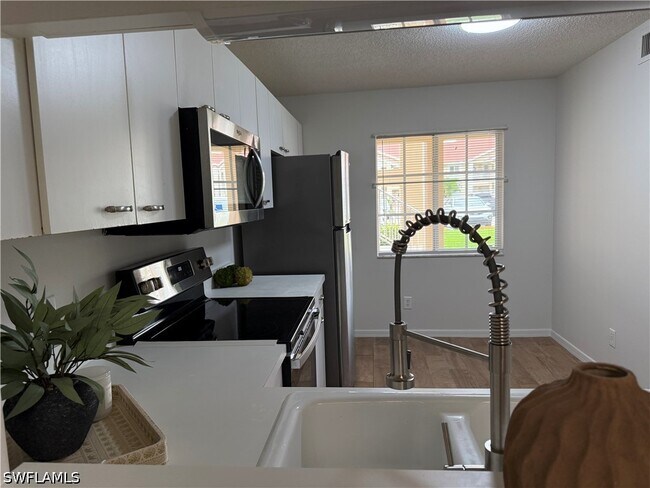 Building Photo - 7750 Jewel Ln