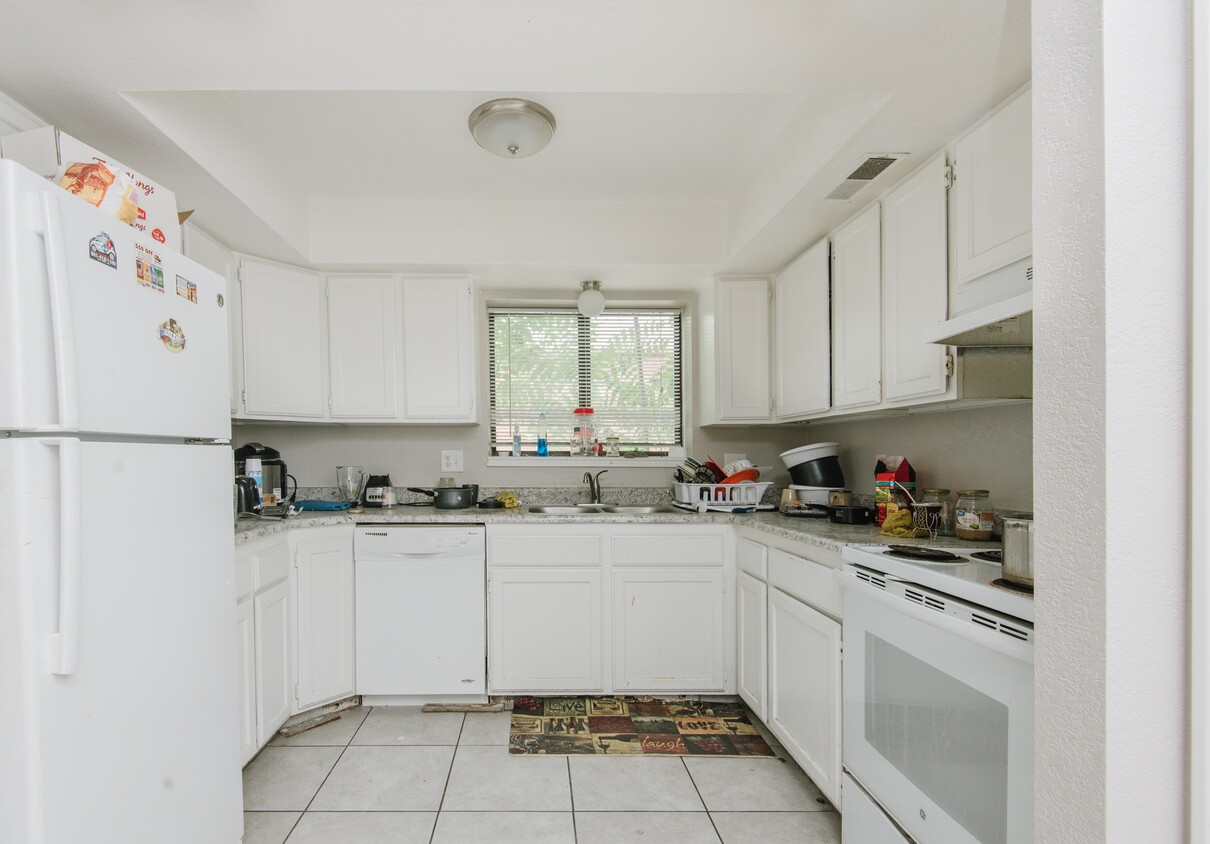 Ful Kitchen - 1996 N 700 W
