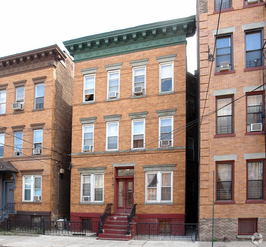 Foto principal - 331 57th St