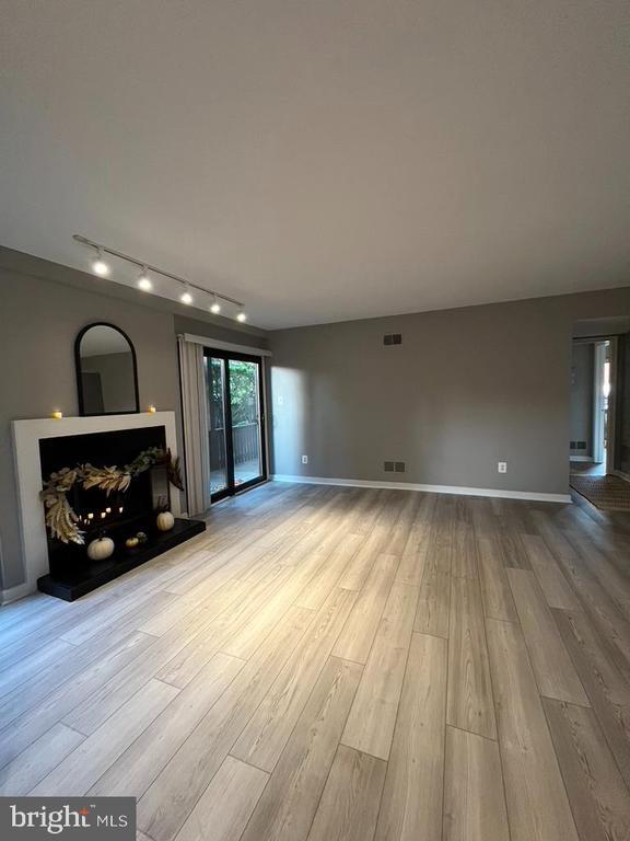 Building Photo - 102 Dudley Ave