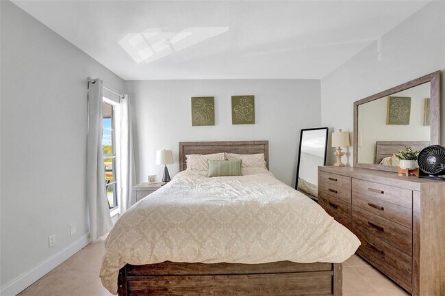 Foto del edificio - 2970 NE 16th Ave