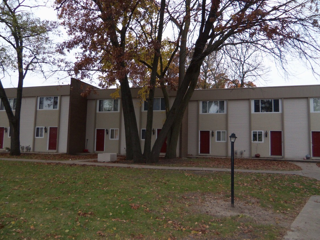 12201 N Woodcrest Dr, Dunlap, IL 61525 Townhome Rentals in Dunlap IL
