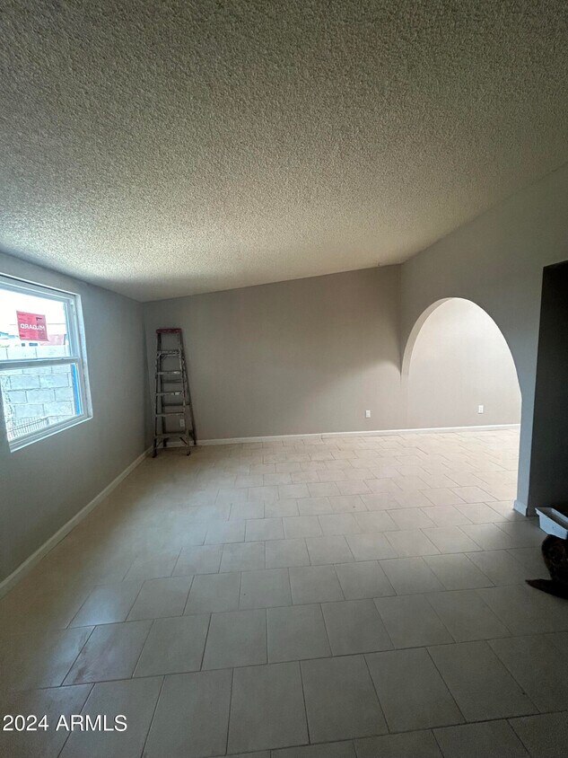 Primary Photo - 2524 S Yavapai Rd
