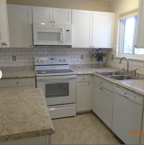Foto del edificio - 2733 W 22nd Street Dr