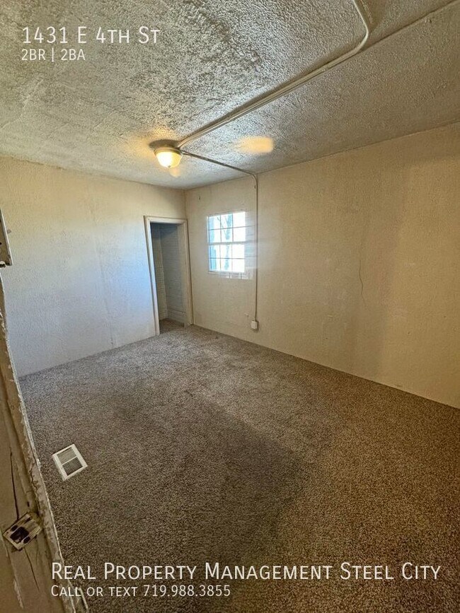Foto del edificio - 1431 E 4th St