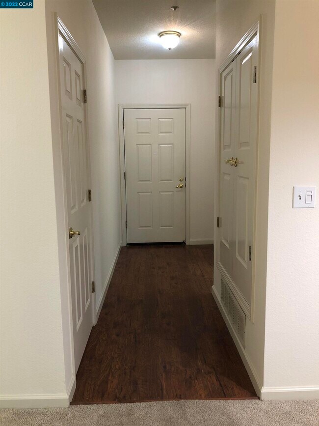 Foto del edificio - 2578 Oak Rd