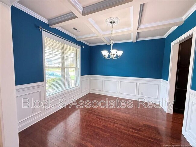 Building Photo - 1705 Bluffside Dr