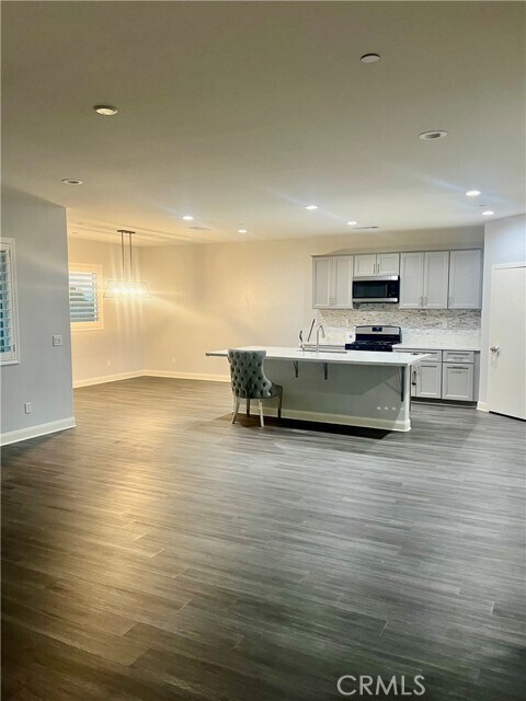 Foto del edificio - 24631 Ironwood Ave