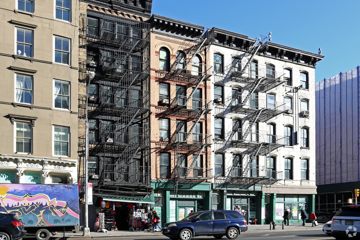 Building Photo - 361 Canal St