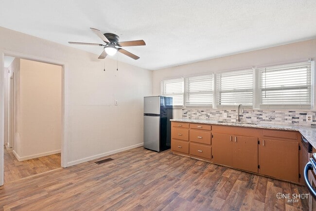 Building Photo - 3142 Bickley St